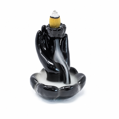 Suport Ceramic pentru Conuri Parfumate „Fum Curgător" - Model Mână Buddha cu Floare de Lotus