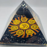 Piramidă mare de Orgonit-Turmalină Neagră cu simbolurile chakrelor
