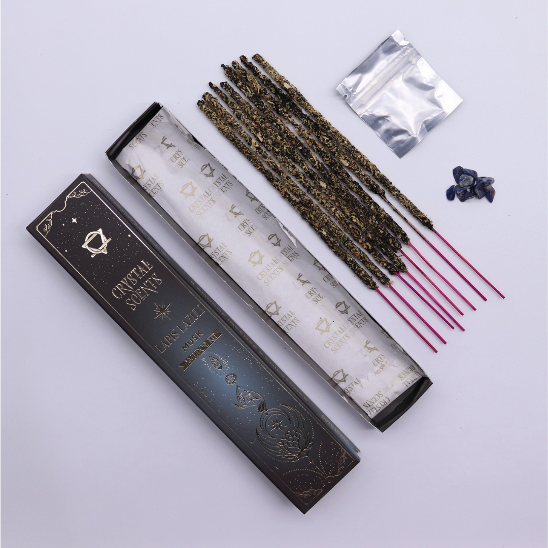 Bețișoare parfumate naturale cu cristal – Mosc + Lapis Lazuli, 8 bețișoare + bucăți de cristal