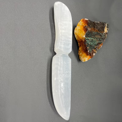 Cuțit ritual din selenit pentru tăierea legăturilor energetice, 20x4 cm