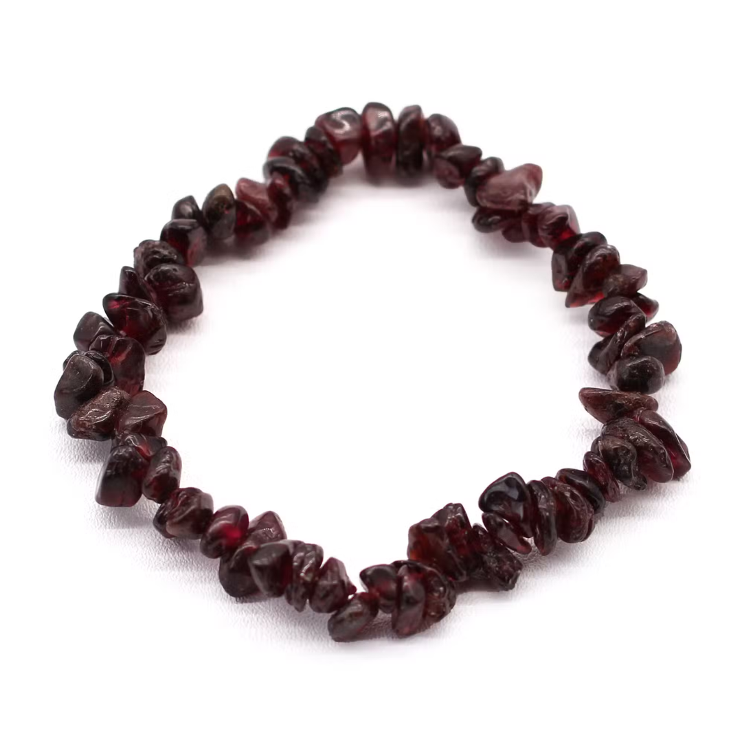 Brățară elastică din chipsuri naturale de Granat Roșu – pentru pasiune, energie și încredere